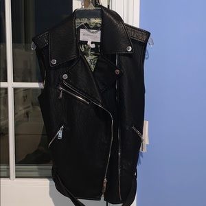 Leather jacket with no sleeves